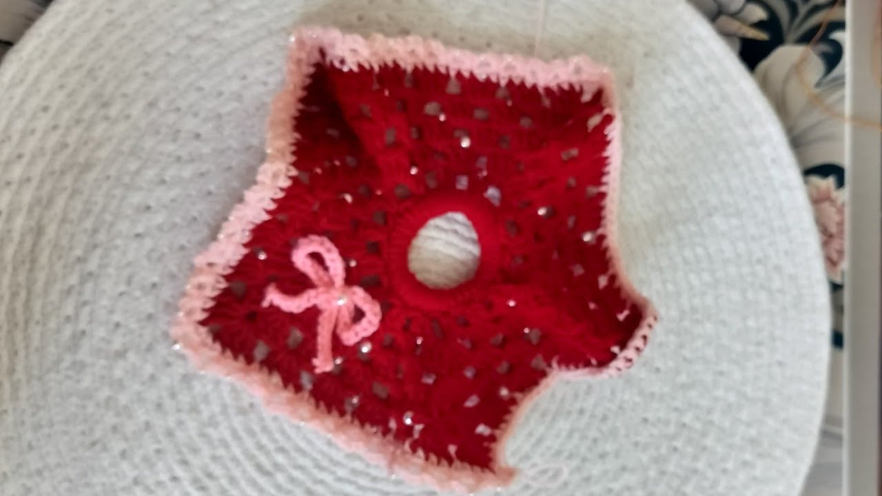 Twisting_threads is live. Granny square pattern flared scrunchie 