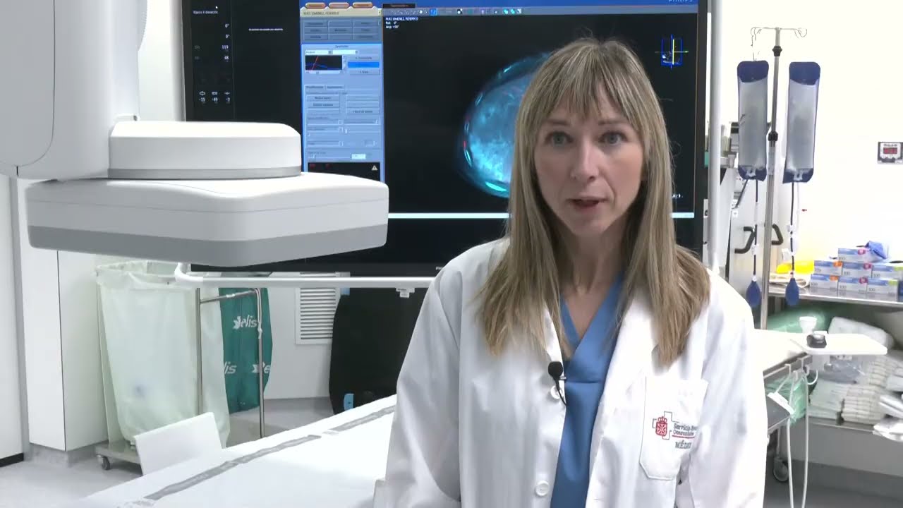 Rebeca Bermejo explica las ventajas del nuevo angiógrafo del Hospital Universitario de Navarra