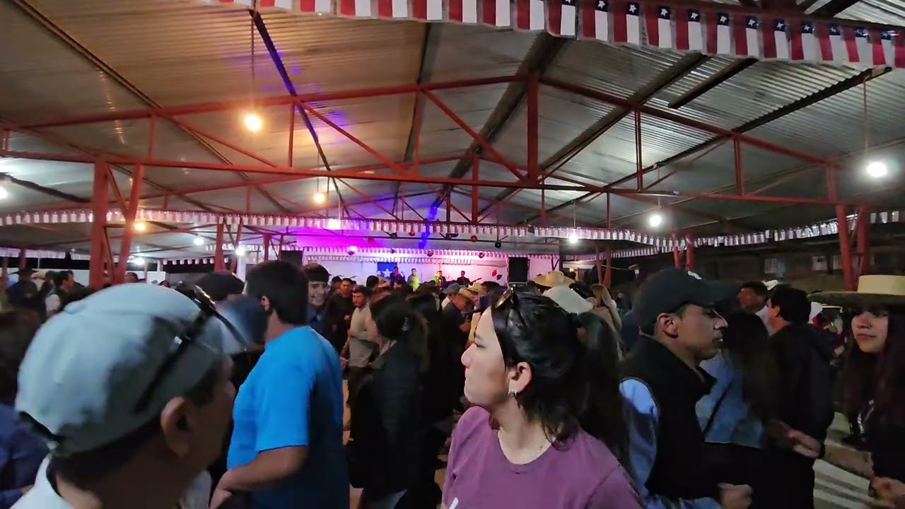 Bailando junto a Halcones a Volar en Rodeo Los Rulos 2025