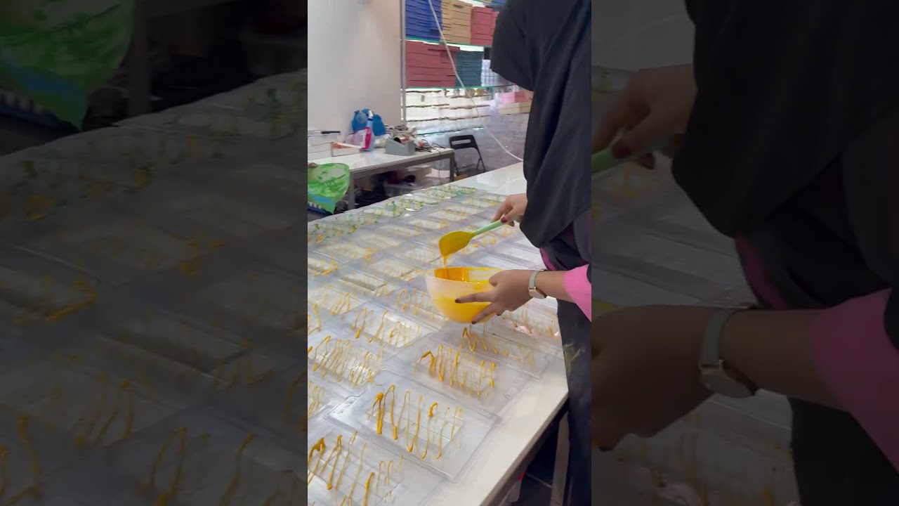 Dubai Viral Kunafa Chocolate Available on Order:+918369285603 #hkrshorts #hkrbakingacademy