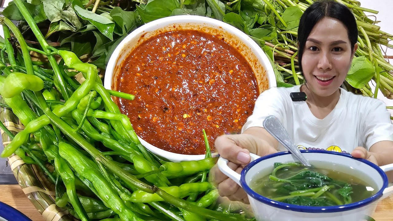 วันนี้กินข้าวกับน้ำพริก ผักต้ม แกงฮังเลกึ๋นไก่ แซ่บอีกแล้วค่ะ