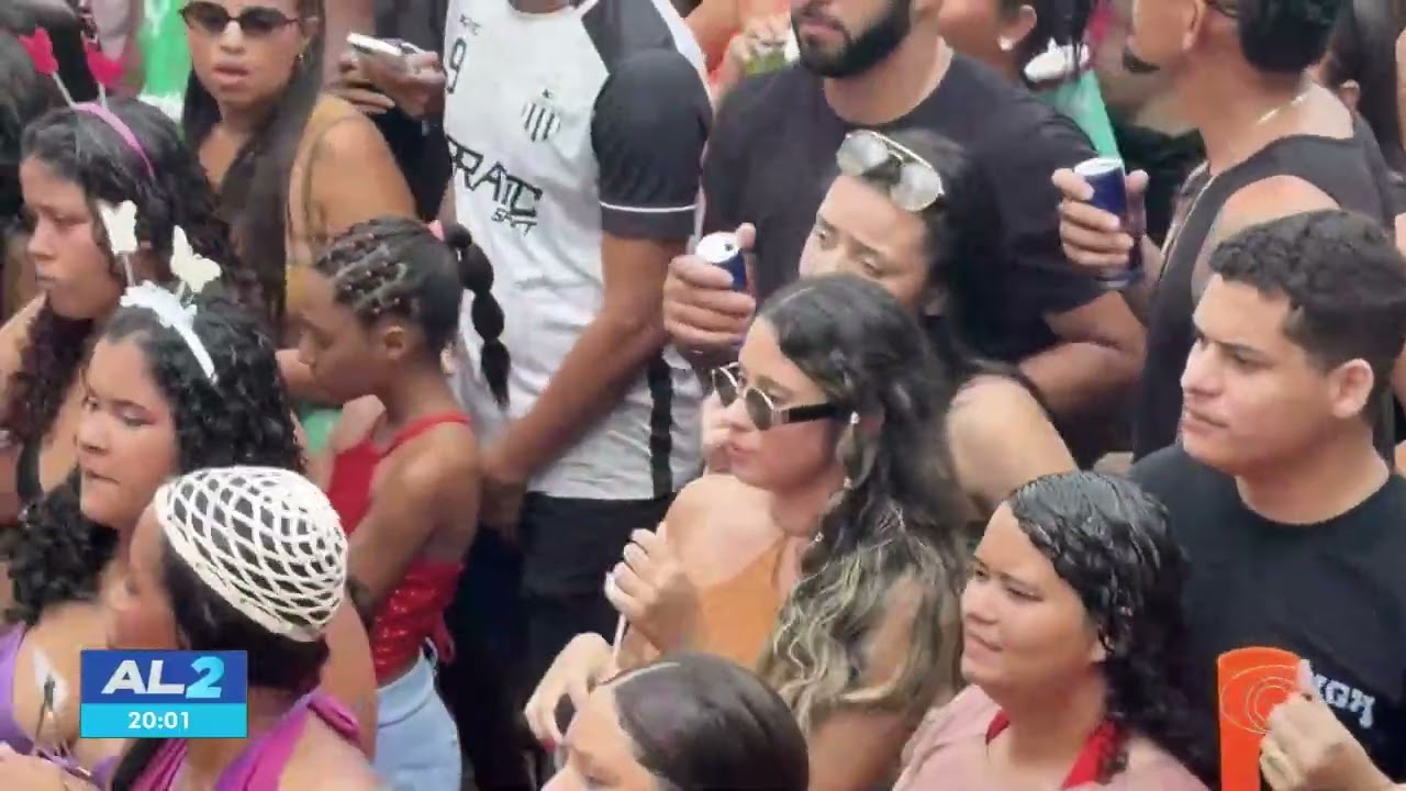 Bloco Bacalhau na Vara reúne milhares em São José da Laje - 18/02/2026