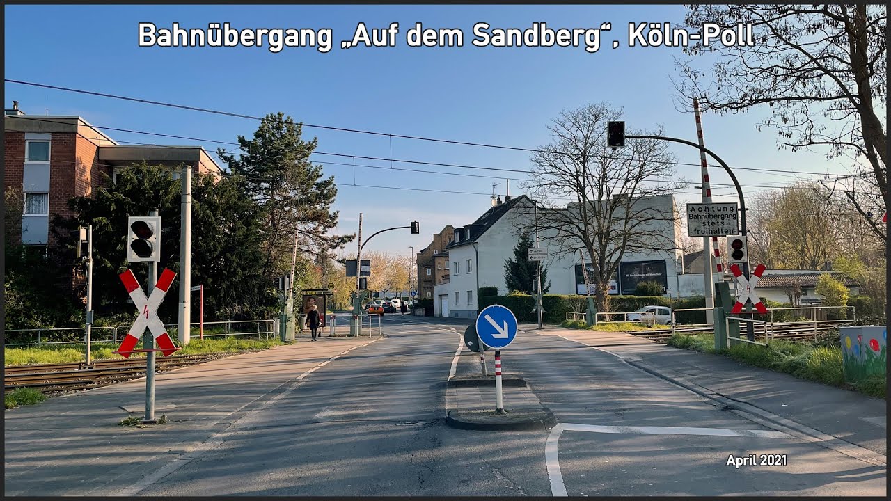 Bahnübergang "Auf dem Sandberg", Köln-Poll ++ dreigleisiger Bahnübergang mit Straßenbahn