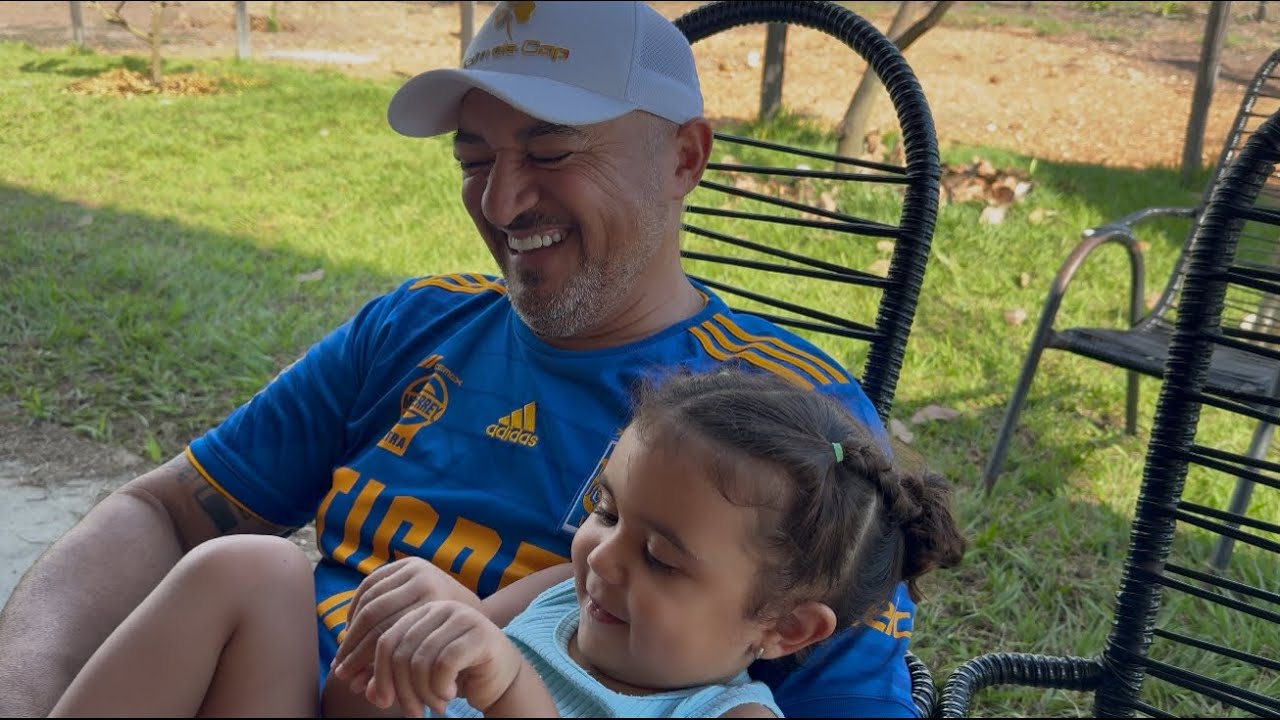CHARLLES ENSINA A AYRA QUE LEYNHA SERÁ SUA MADRINHA