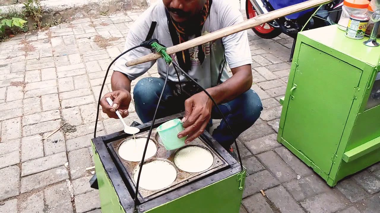 Pedagang Martabak Mini Keliling Dari Sukabumi