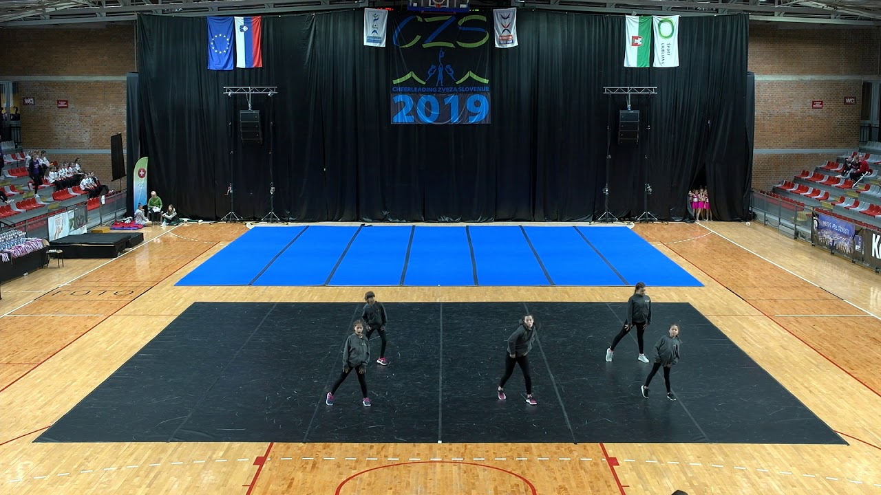 TD CZS 2019 — SHOW — Show Team Hip hop {PK Ples plus — SVN}