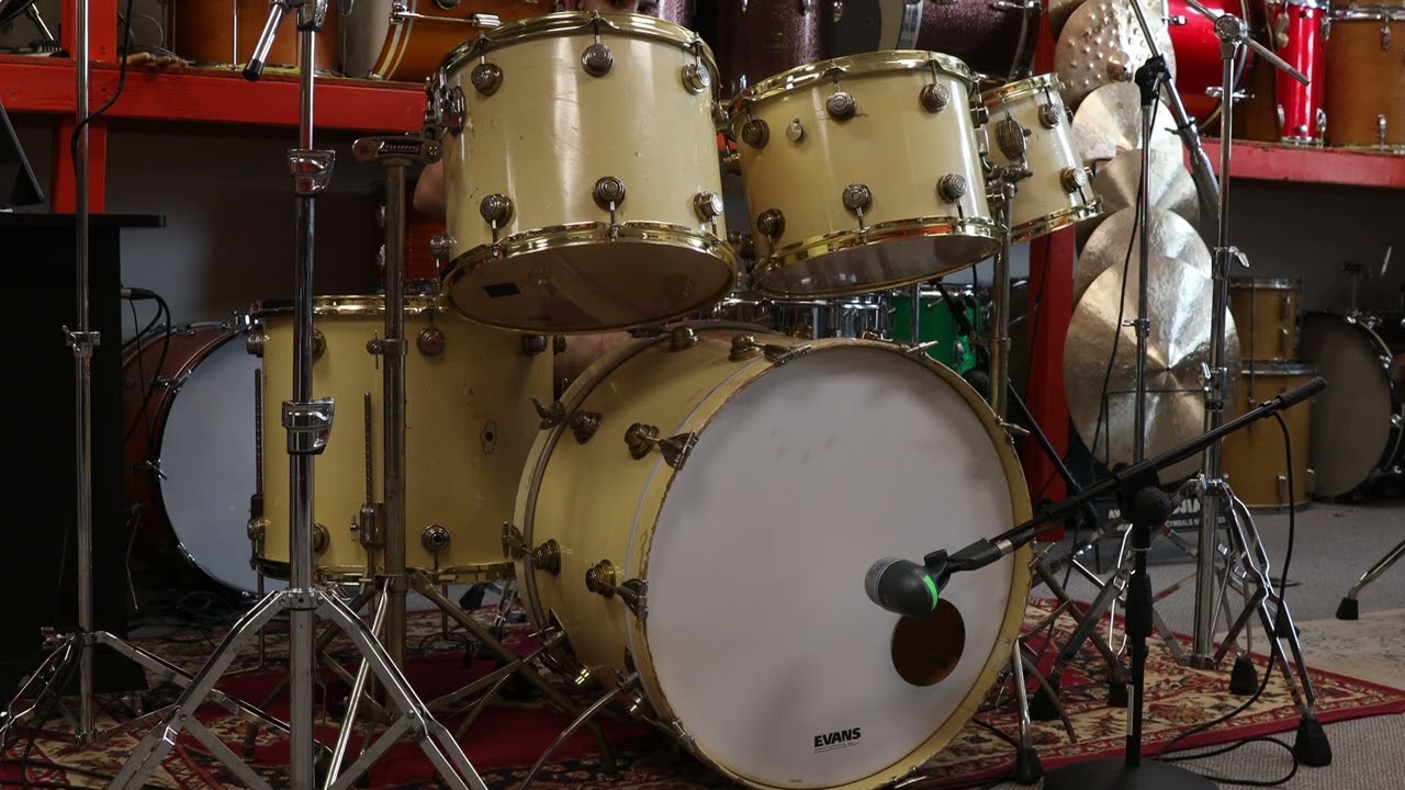 1970s Camco LA &ldquo;Alice Cooper White&rdquo; Drum Set