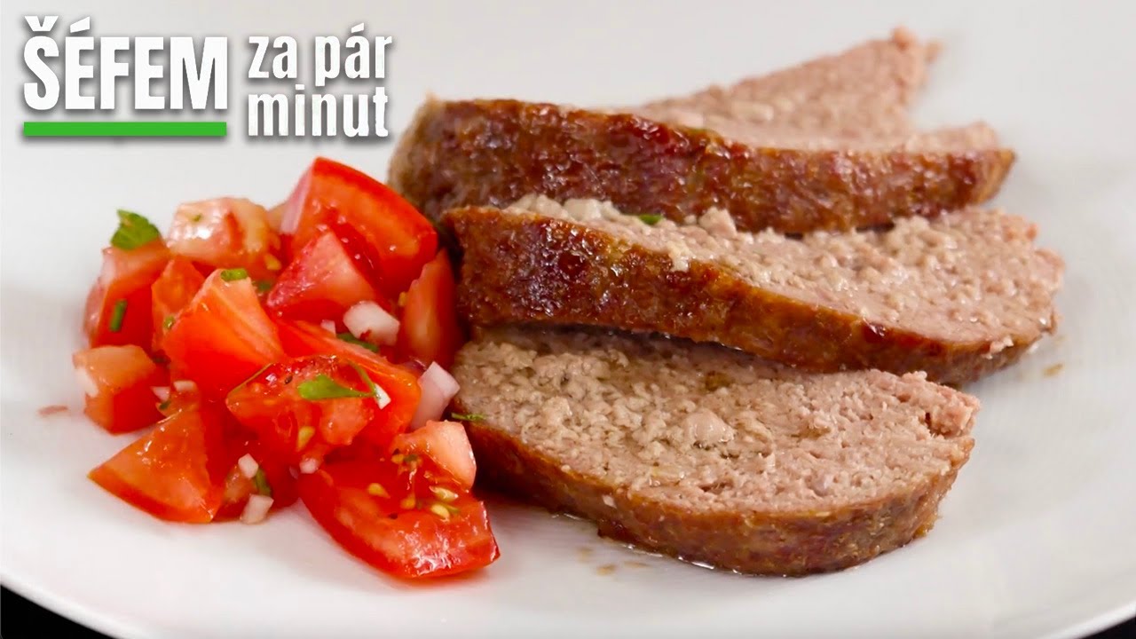 Nejlepší domácí sekaná s rajčatovým salátkem (Šéfem za pár minut)