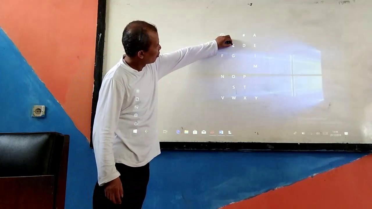 PAPAN TULIS INTERAKTIF MENGGUNAKAN WII REMOTE & PENA INFRA MERAH
