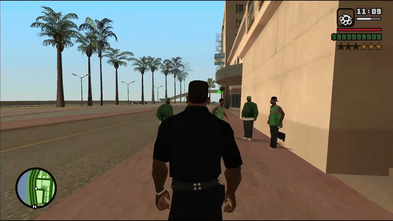 GTA - CJ with the gang from neighborhood vs the police (so funny)