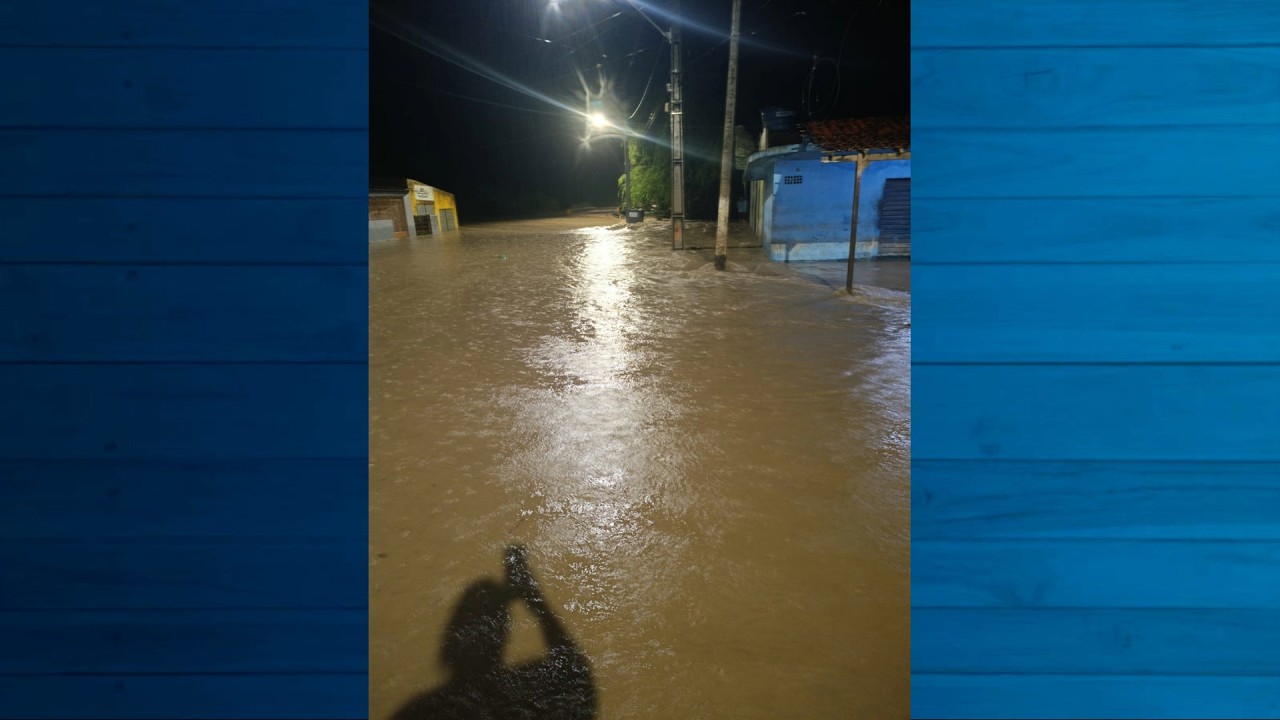 SÃO PEDRO, DISTRITO DE GARANHUNS ALAGADO E PESSOAS DESABRIGADAS. MUITA CHUVA NA REGIÃO.
