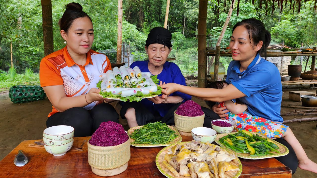 Lý Thị Ca Came Visited Made Banh Cuon & Purple Sticky Rice - Boiled chicken Eaten Together