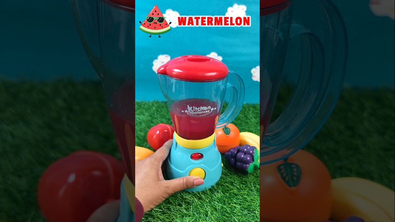 🍉Делаем арбузный сок в игрушечном блендере! Песенка о вкусных фруктах #cocomelon #обучениемалышей