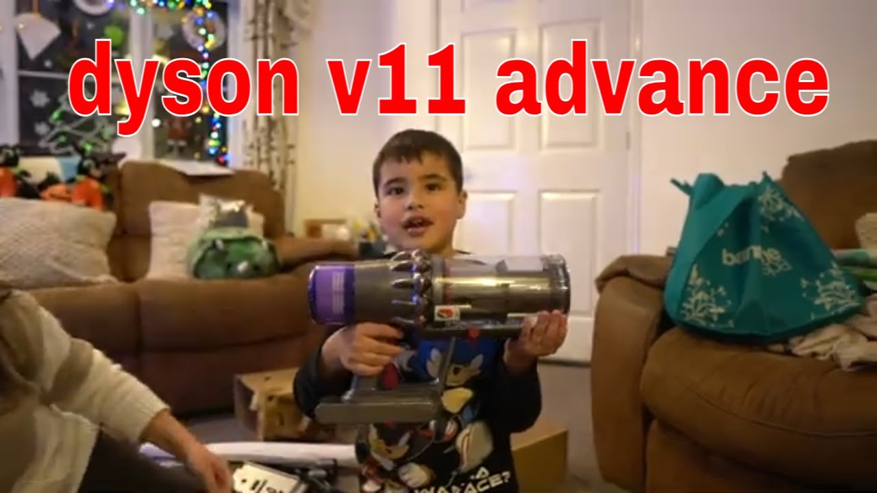 DYSON V11 ADVANCE CORDLESS VACCUM UNBOXING & REVIEW