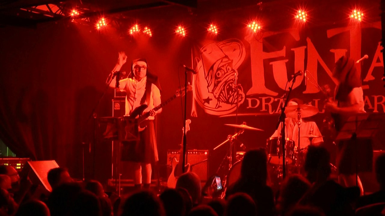 Las Monjitas Del Fuzz@Funtastic Dracula Carnival 2016