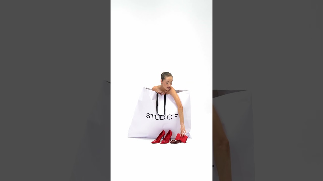 Big Sale Season is on. ✨🤌🏻50% OFF en referencias seleccionadas. Aplican términos y condiciones.