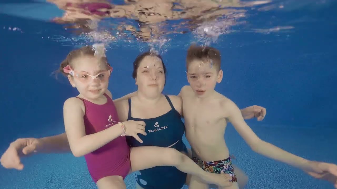 Žofie a Šíma jsou už velcí Plaváčci