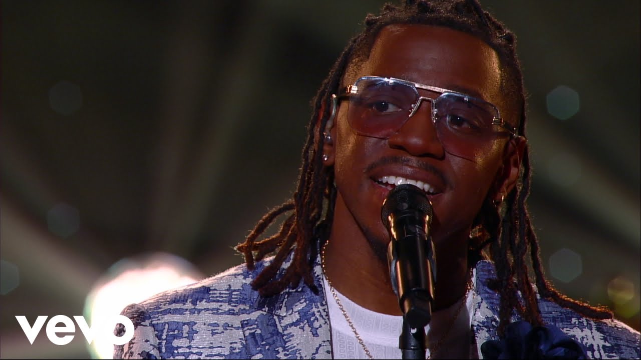 Chris Blue - Christmas Time Is Here (Live) (Official Music Video)