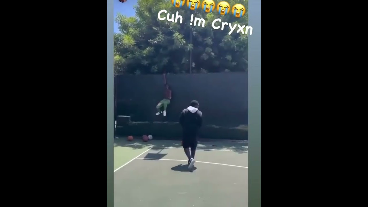 Linden Blocc Gangsta Crip Gets Caught Slippin' By West Coast Rollin 80&rsquo;s Member!
