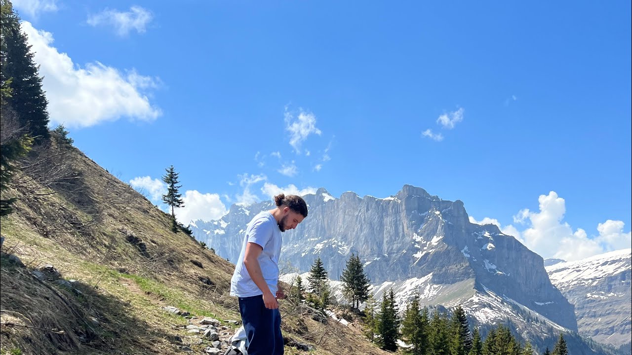 ÉPISODE 1 - SIXT FER À CHEVAL : On tente d’aller sur un glacier.