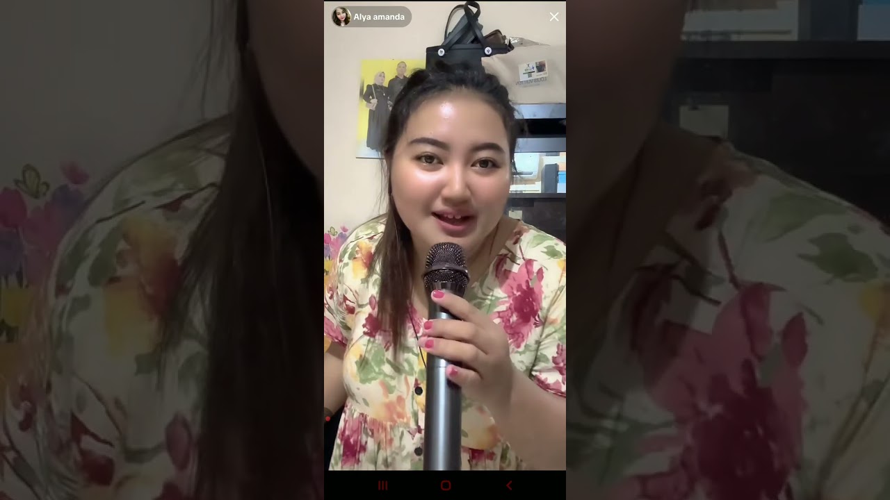 Mama muda karokean sambil live#gemoy #tiktokvideo #live tiktok