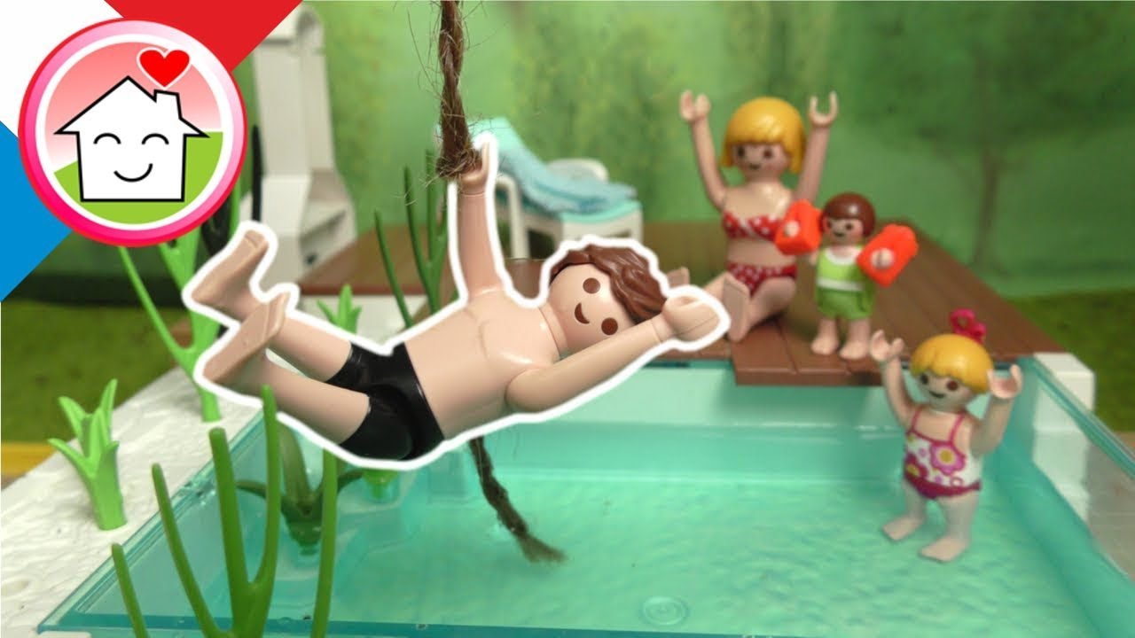 Playmobil en francais Histoire d´été d´amusement à la piscine - La famille Hauser