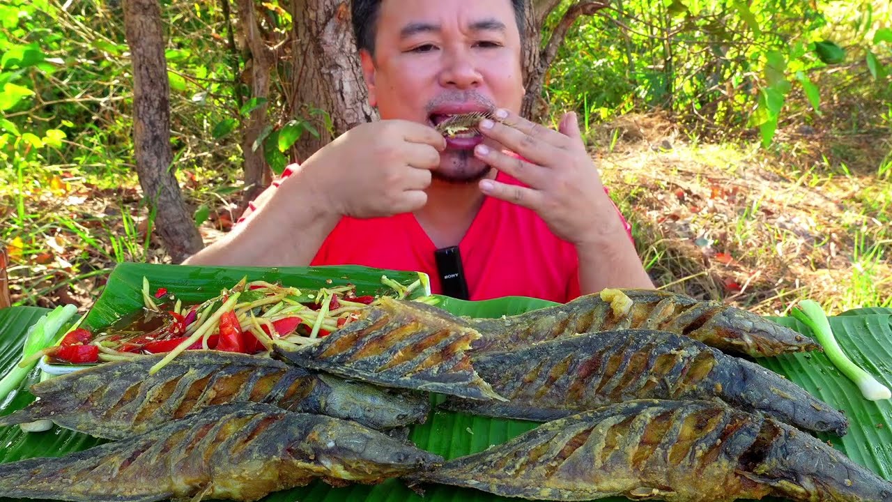 ปลาดุกทอดกรอบส้มตำข้าวเหนียวร้อนๆ thaifood mukbang