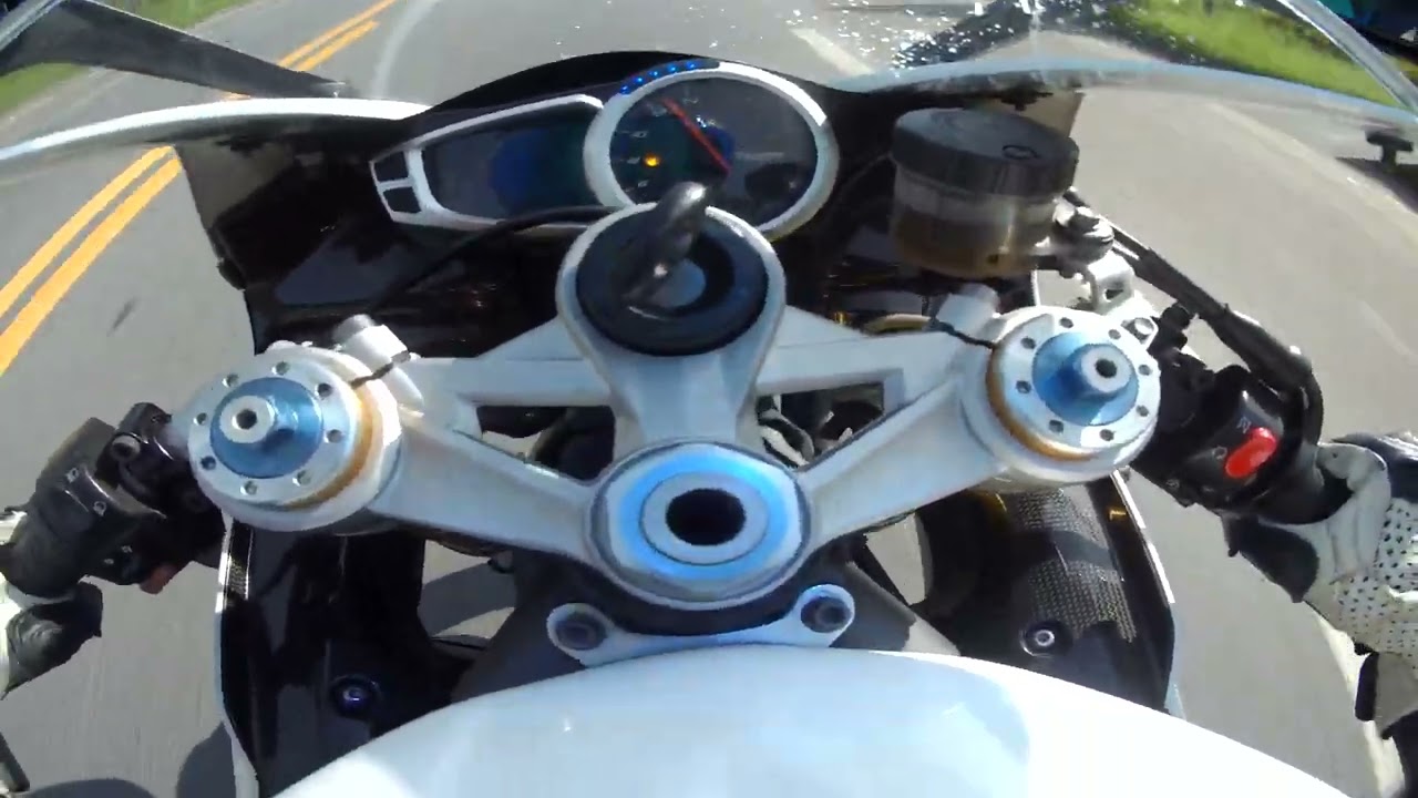 Daytona 675r vs zx6r 2026 - acelerando forte