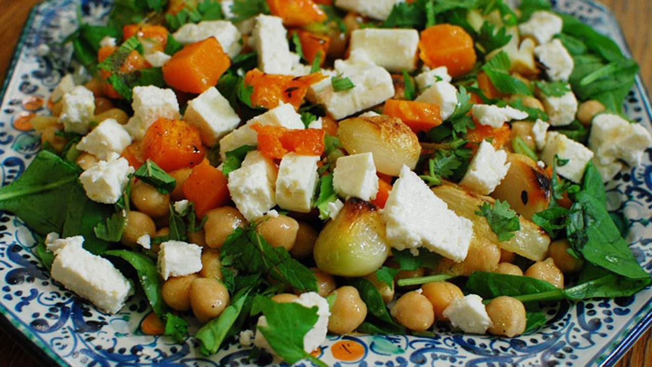 Юлия Высоцкая — Салат из нута с запеченными овощами и фетой