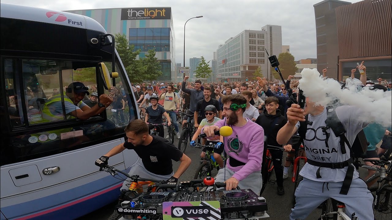 *BUS DRIVER ROCKS TO DNB* Drum & Bass On The Bike - SHEFFIELD
