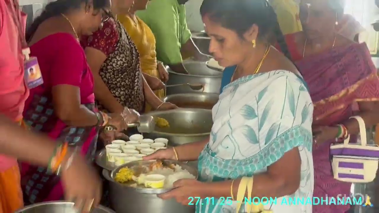 இன்றைய மத்தியான அன்னதானம் , ஆலயத்திற்கு வந்திருந்த அனைத்து பக்தர்களுக்கும் வழங்கப்பட்டது🙏
