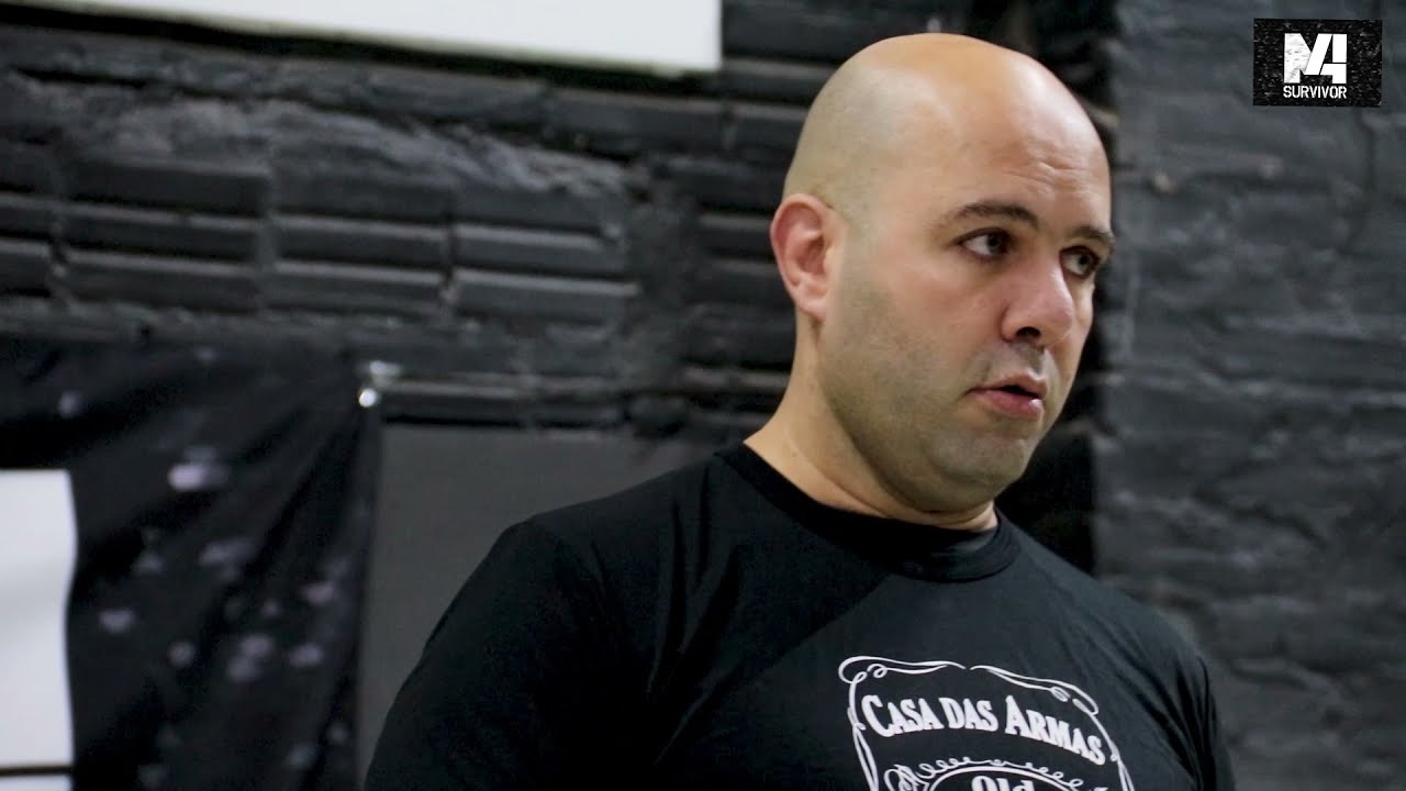 COMBATE POLICIAL APROXIMADO/ M&oacute;dulo 1/ Combate corpo a corpo - M4 SURVIVAL