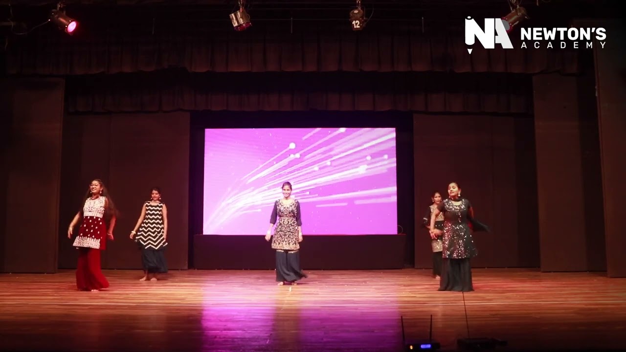 Bollywood dance by 9th Girls | Newton's Academy | Annual Day | Aaghaz