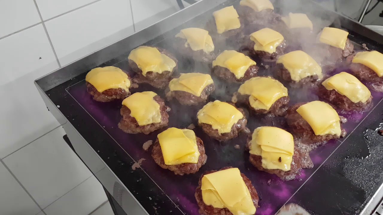 Burguer na chapa plana