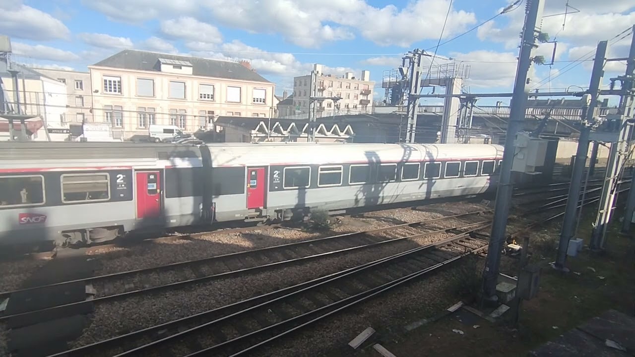 Intercités Coradia Liner En Gare de Nevers 