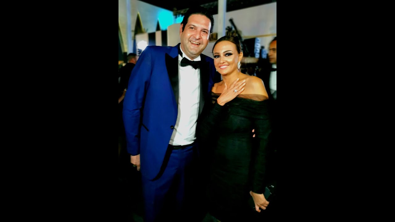 بخاتم الماس سالم هيكل مدير عام مبيعات شركة بيچو مصر يفاجئ بشري ويخطبها امام كل الناس.