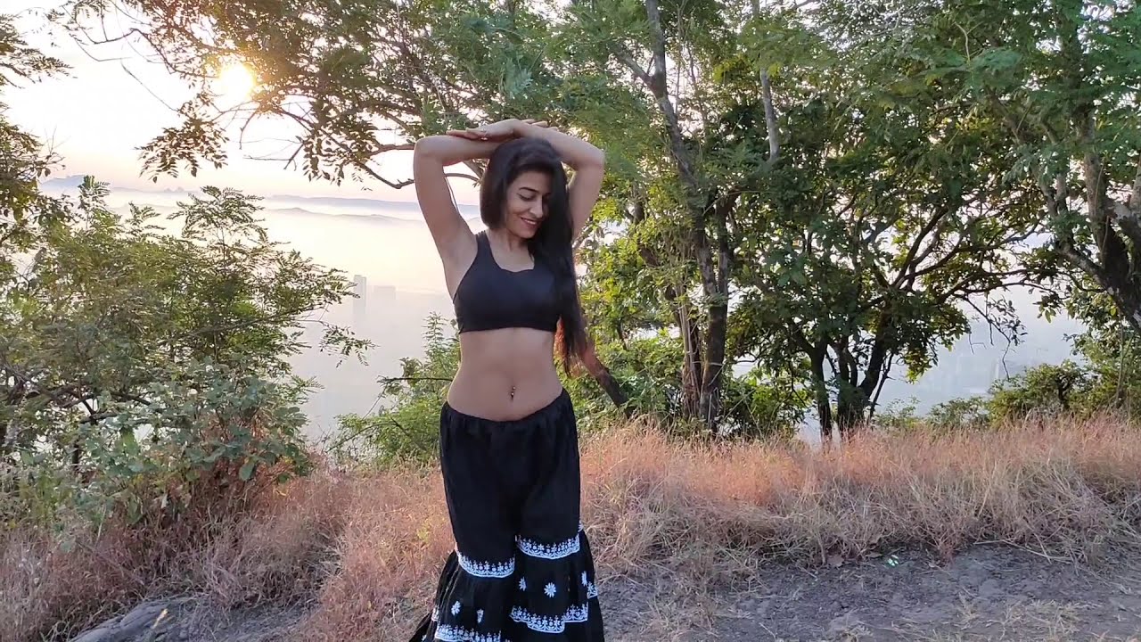 Chonch Ladhiyaan - Manmarziyaan - Fusion belly dance cover by Hema Negi
