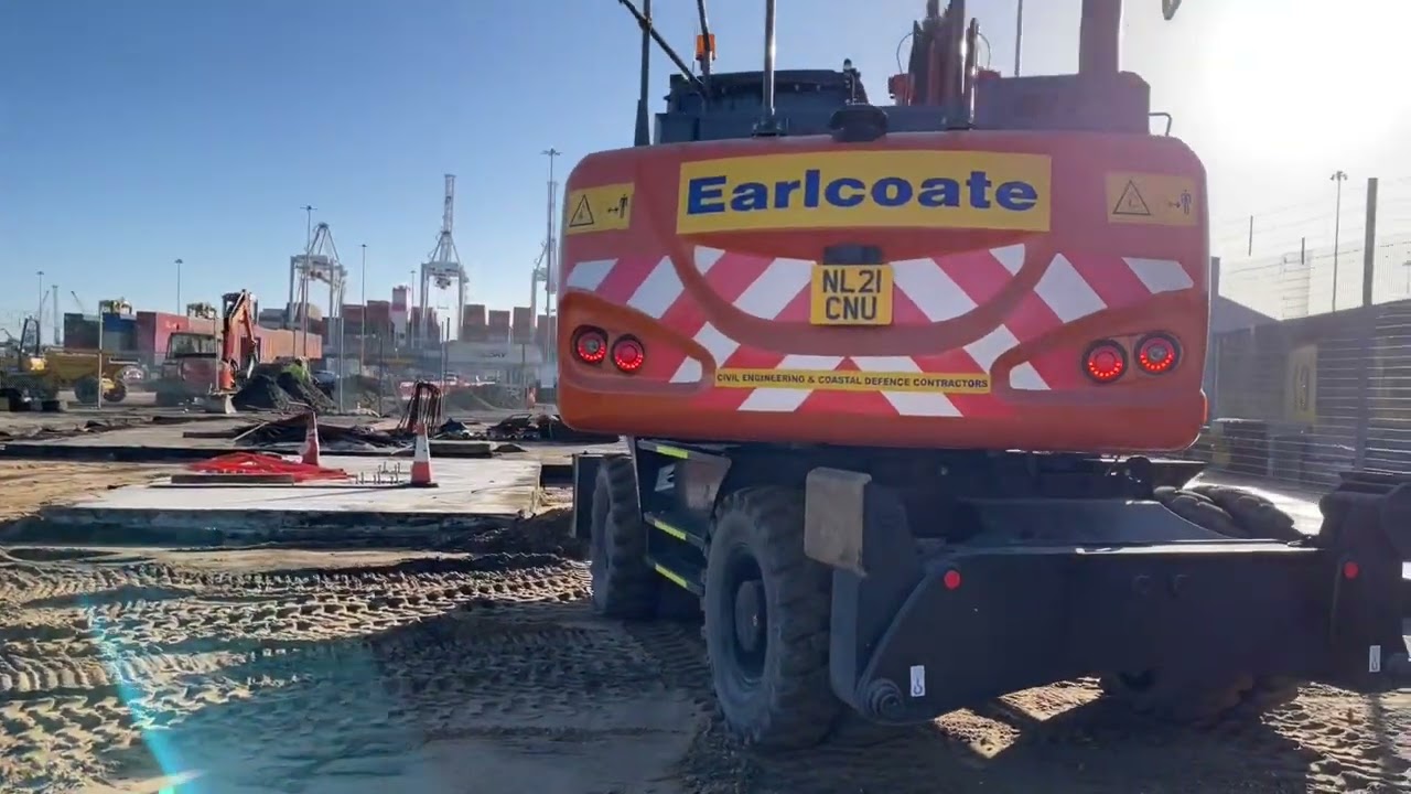 Hitachi Zaxis 170W-6 EARLCOATE Construction