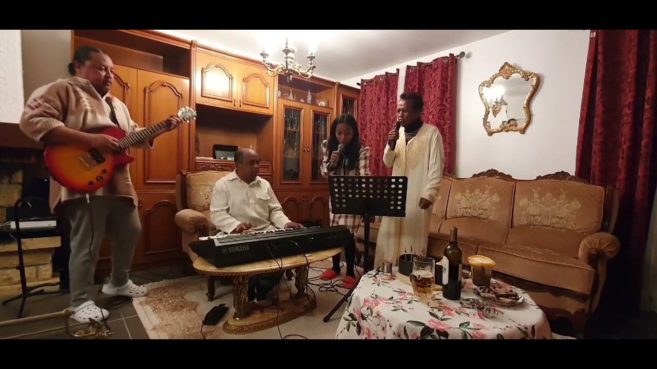 Tarika BAOBAB.... Takarivan'ingahy Rainy (Arka zor Ama)