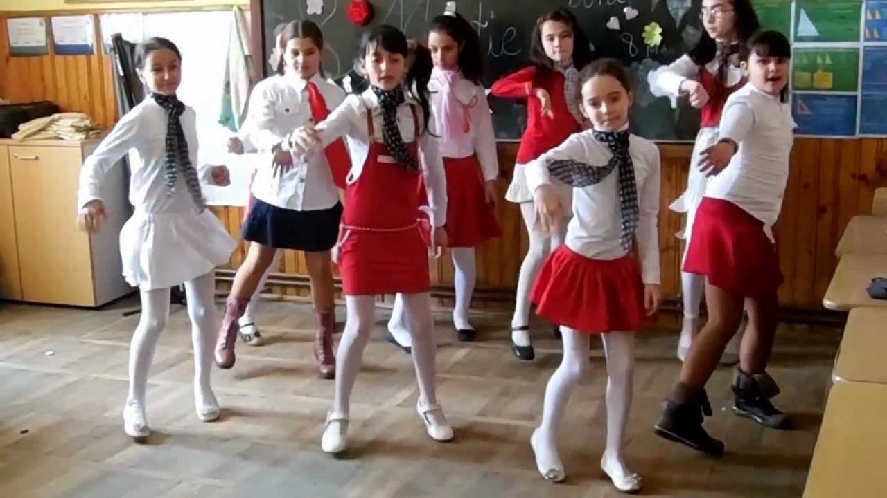 CERASU Serbare 8 martie 2013 clasa a IV-a