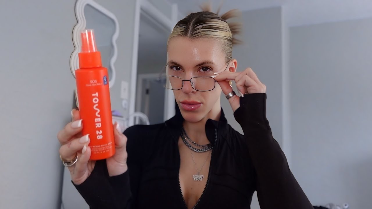 Оцениваю средства по уходу за кожей в туалетном столике моей дочери *(немного в шоке)*