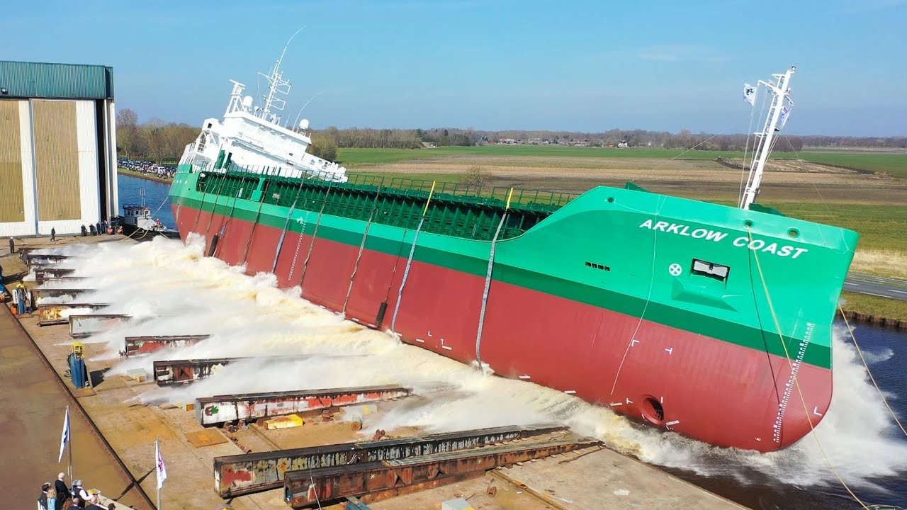 ''Árklow Coast'' succesvol gelanceerd Shipyard Ferus Smit.