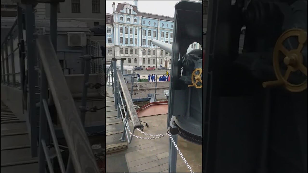 Крейсер - "АврорА"  - сила нашей истории! / The cruiser AurorA is the power of our history!