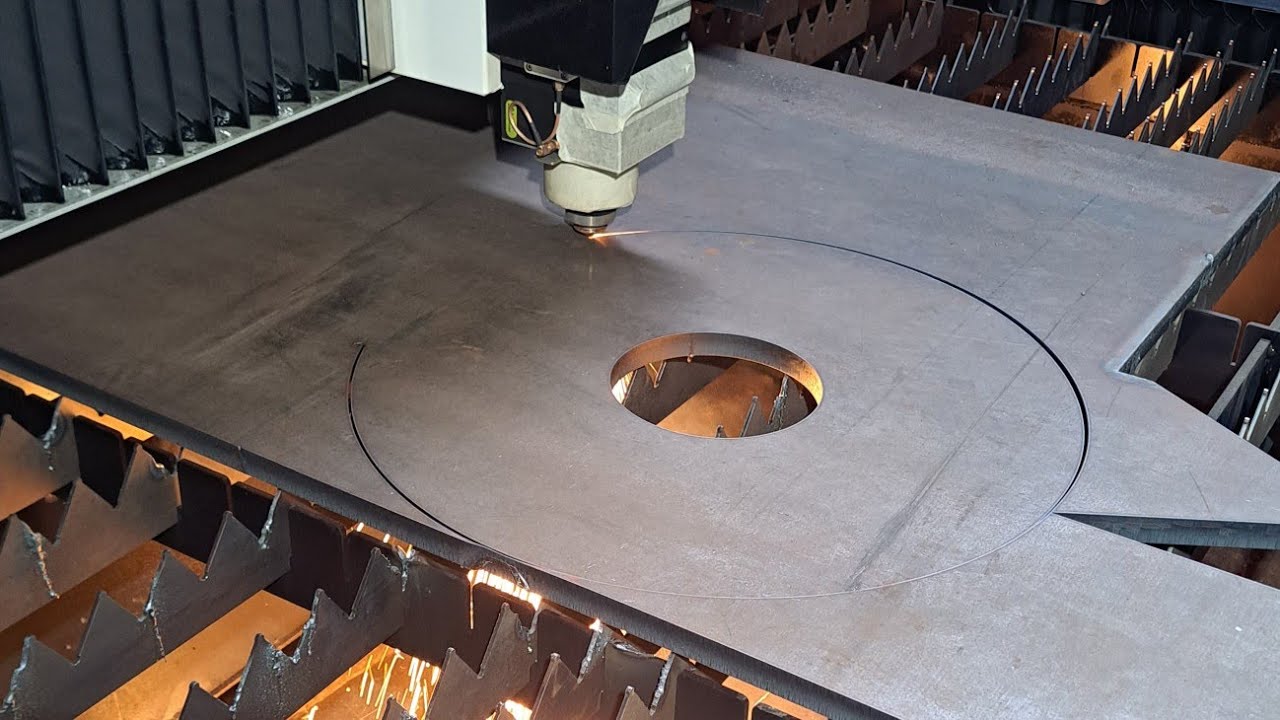 Máy 6000W cắt 20mm thép đen cực láng mịn.#cypcut #raytools #6000w #cnclaser