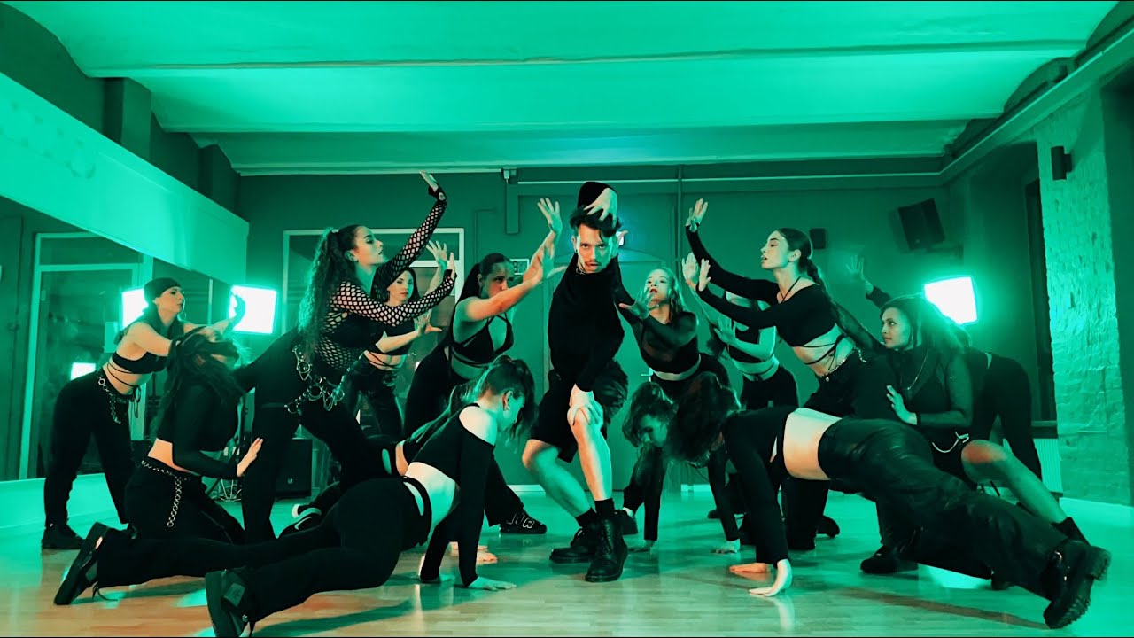 TAN x DAUGHTERS | EVA SIMONS