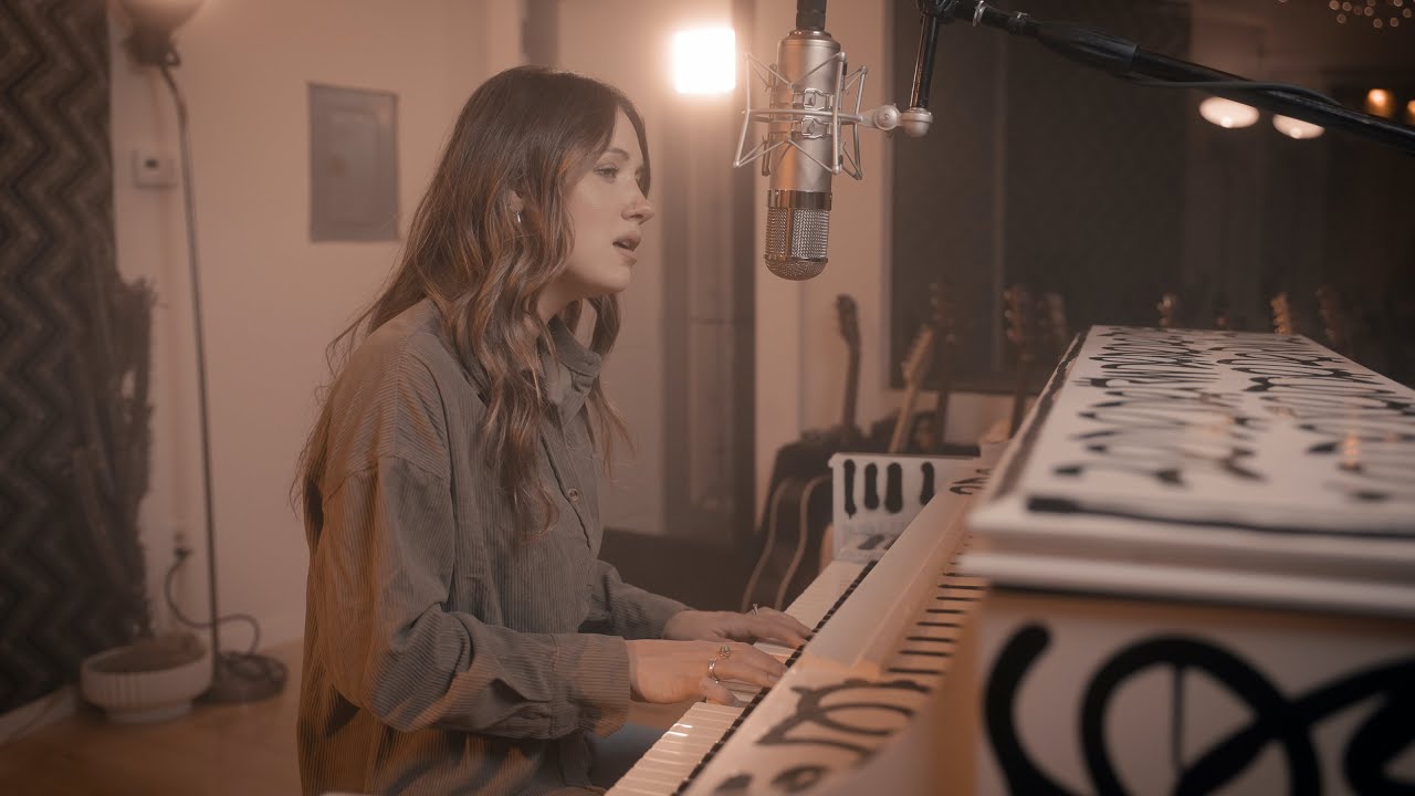 Frankie Orella | Paradise (piano version) | OFFICIAL VIDEO