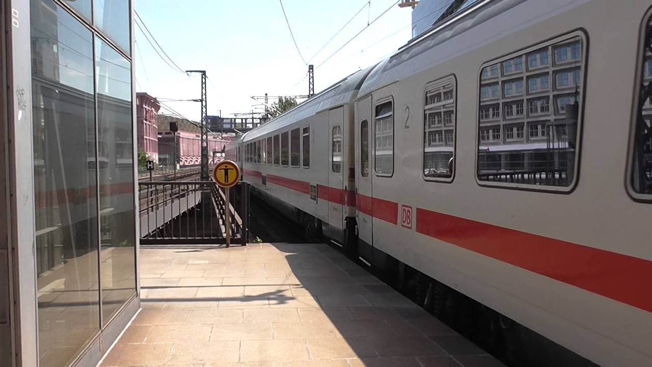 Deutsche Bahn - Locomotora 101.067 con tren convencional en Alexanderplatz