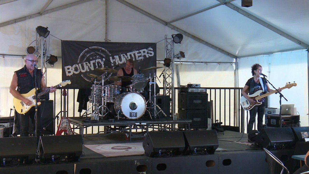 Bounty Hunters - Take The Time - Live At Hawkesbury Hotel 2nd April 2017