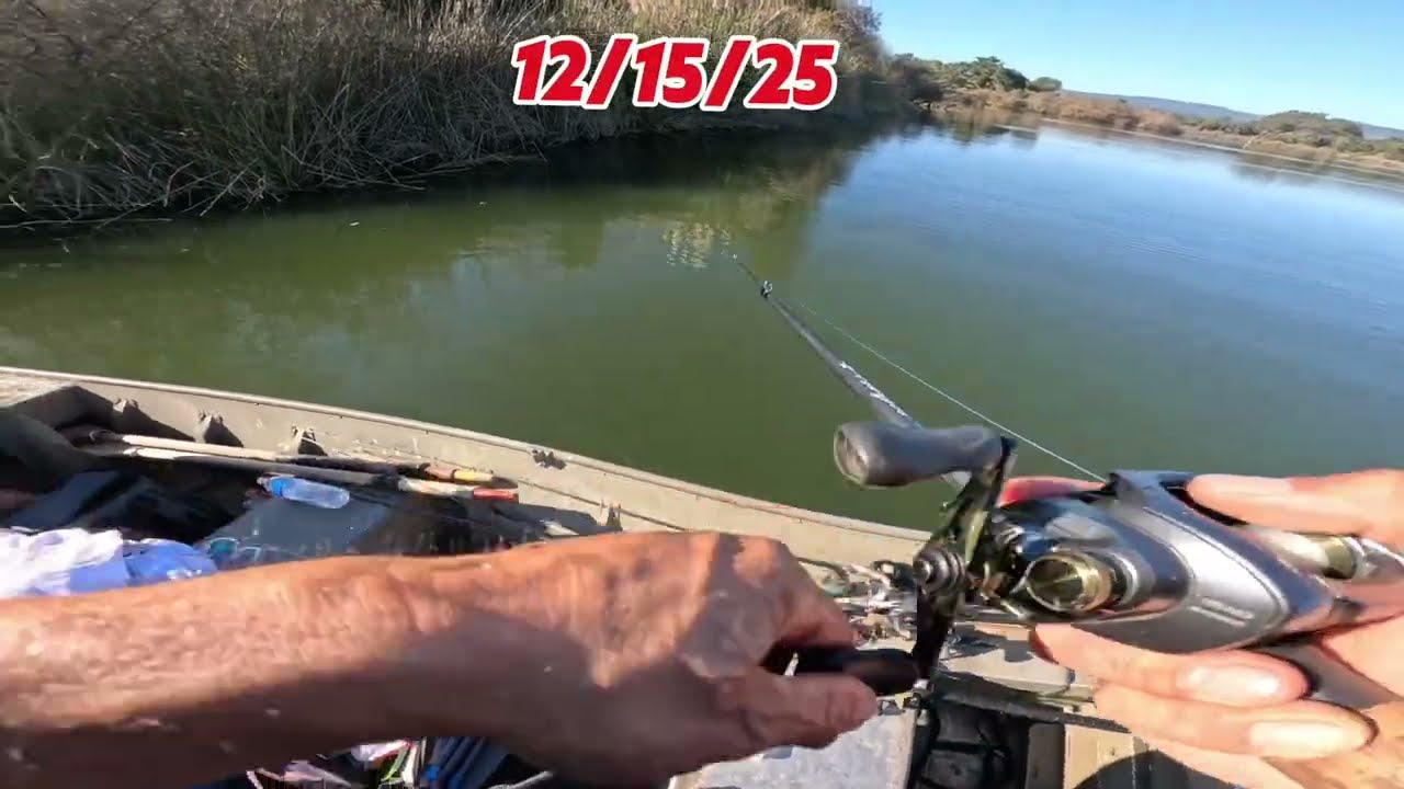 Зимняя рыбалка с использованием приманки ChatterBait