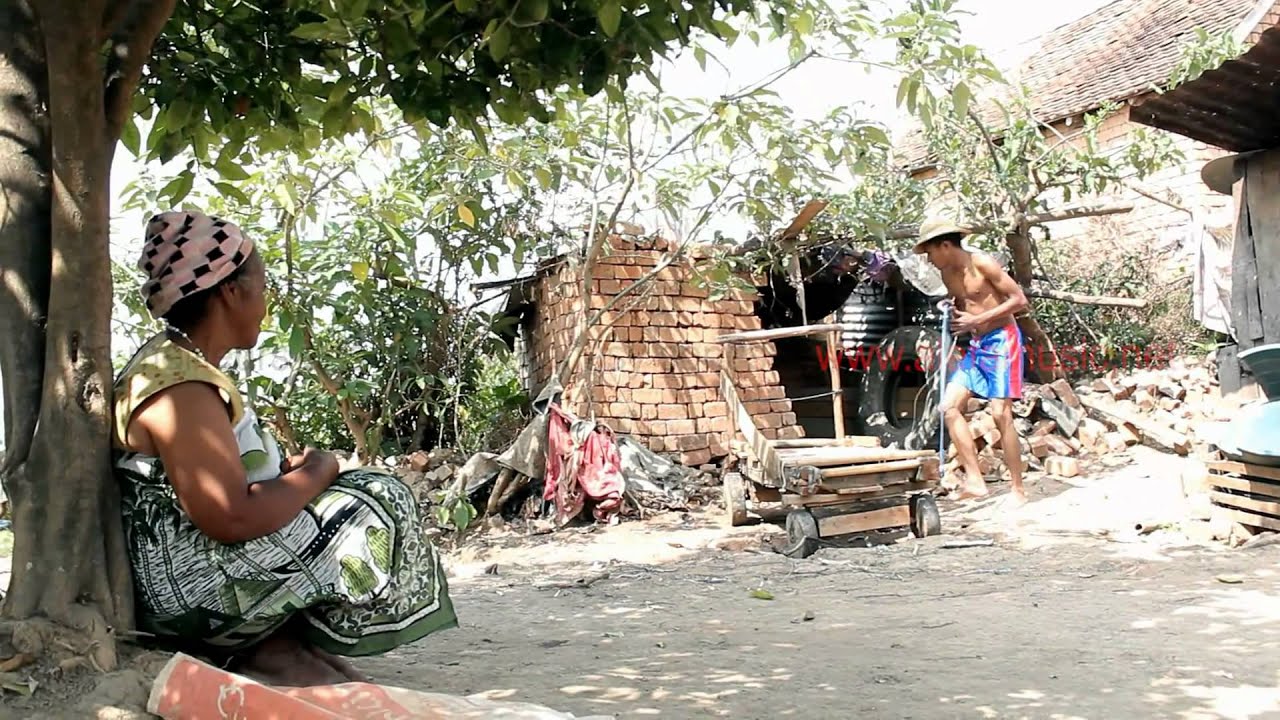 BARINJAKA - Kamboty velon dray (Clip Officiel)